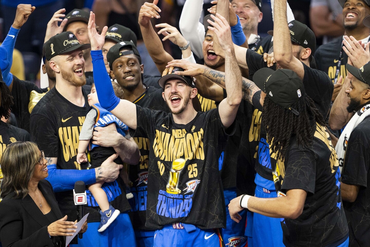 世界最高峰のバスケットボールリーグであるNBAだが、ワールドチャンピオンの呼称には待ったの声が。(C)Getty Images
