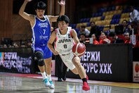 大一番でチーム最小163cmの越が31得点の大暴れ。来年のU17Ｗ杯出場権をもたらした。(C)FIBA