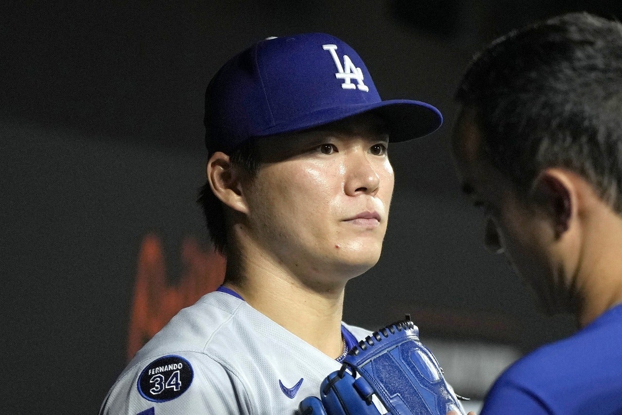 ノーノー投球を続けた山本（中央）。何とも歯がゆい結末となった。(C) Getty Images