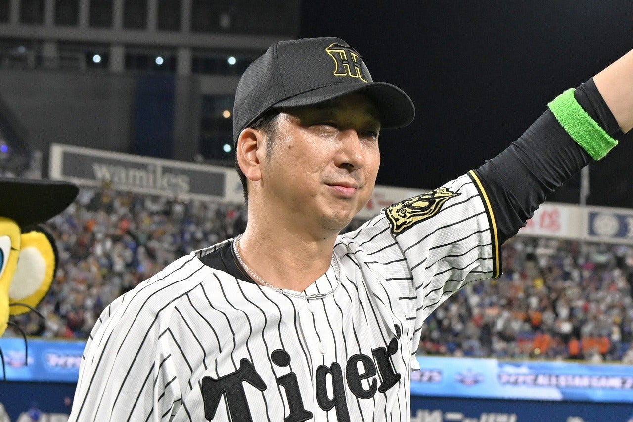 選手やスタッフ、ファンらへの感謝を伝えた藤川監督。写真：鈴木颯太朗