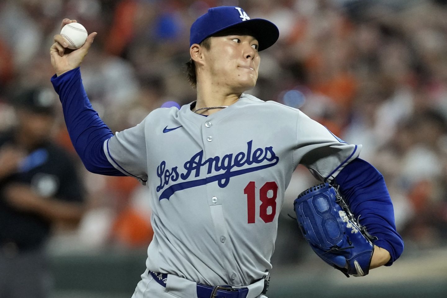 ９回２死から本塁打を浴び、ノーヒットノーランを逃した山本由伸。(C) Getty Images