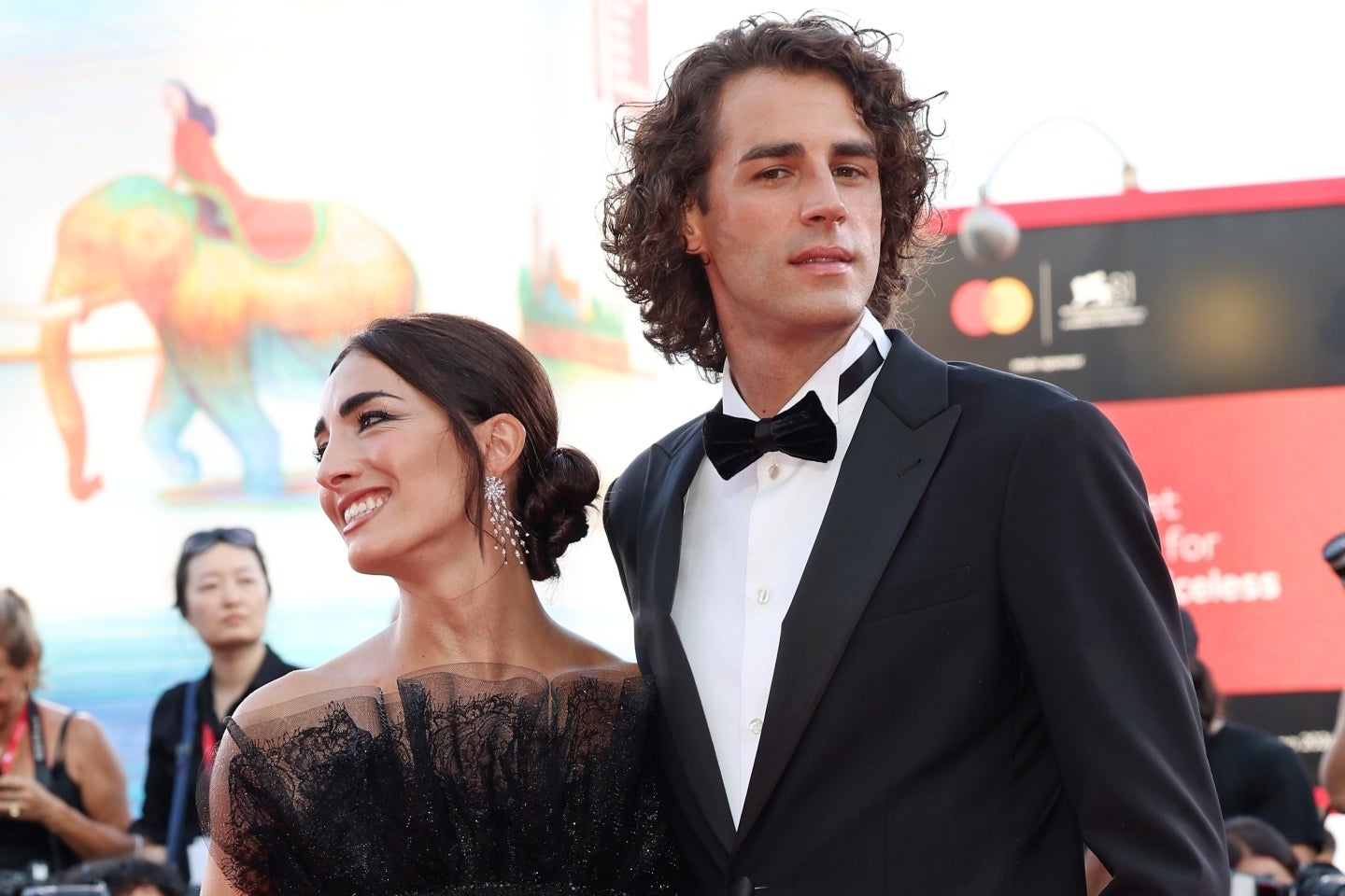 東京五輪で金メダルを獲得したタンベリ。思い出の地、東京で世界陸上２大会連続優勝を狙うタンベリと妻のキアラさん。(C)Getty Images