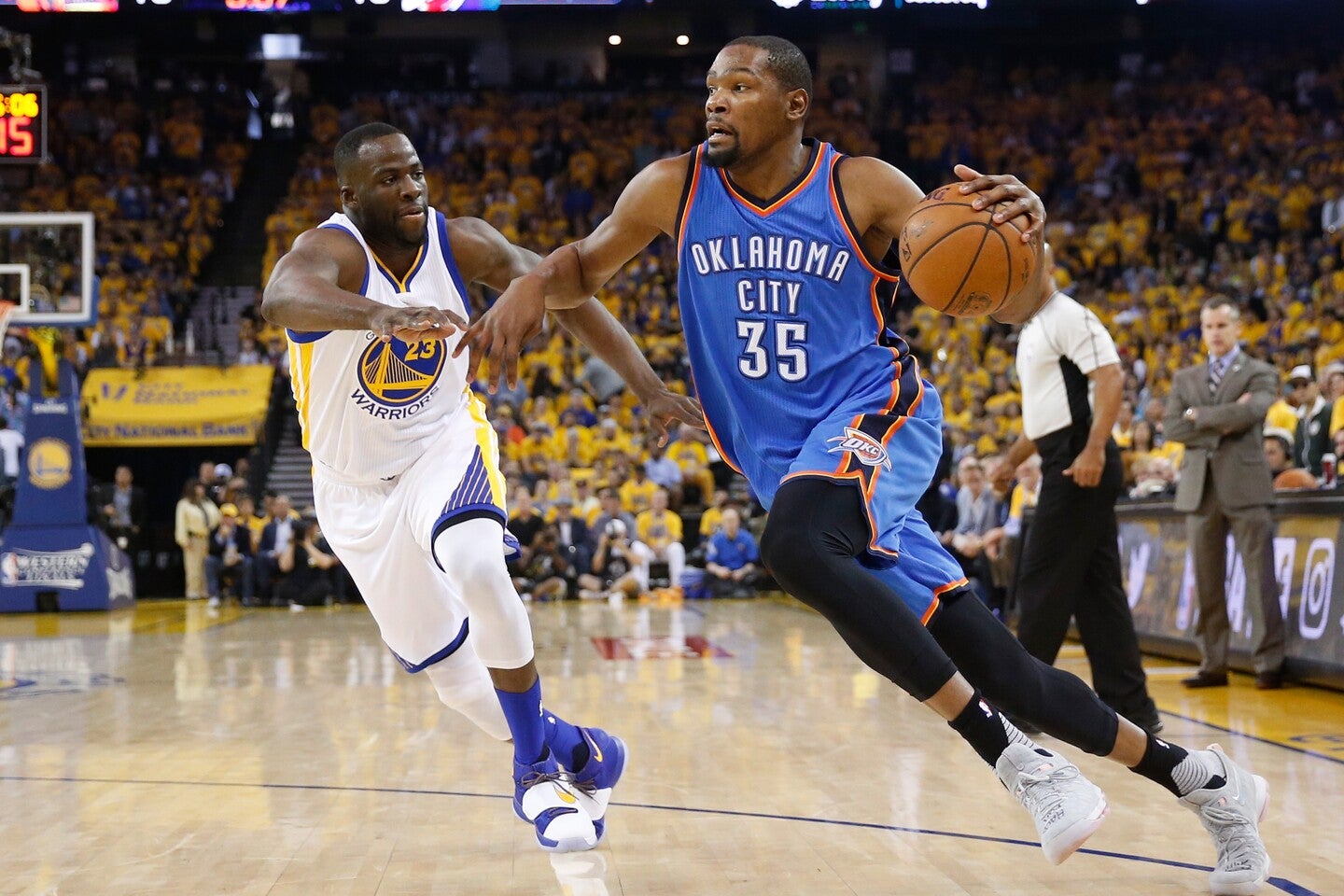 グリーン(左)はNBAで最も守るのが難しい相手に、デュラント(右)の名を挙げた。(C)Getty Images