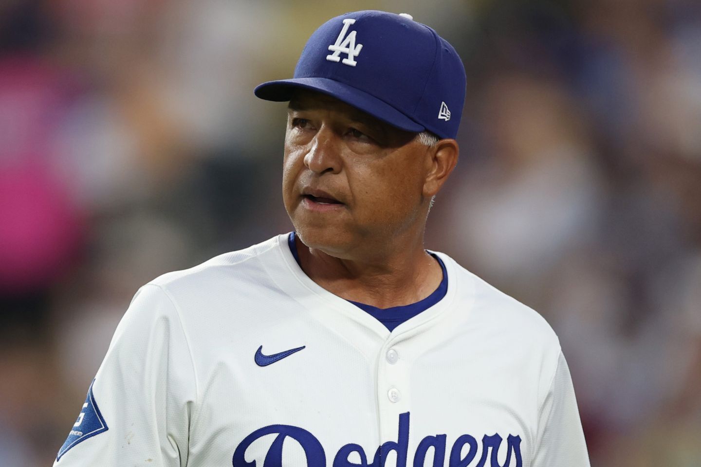 ロバーツ監督は不安を抱えるリリーフ陣をどう立て直すのか。(C) Getty Images