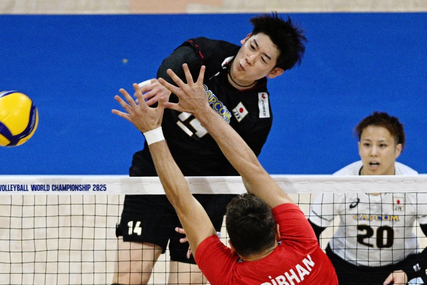 日本代表のキャプテン石川は、チーム２位の10点を決めた。(C)REUTERS／AFLO