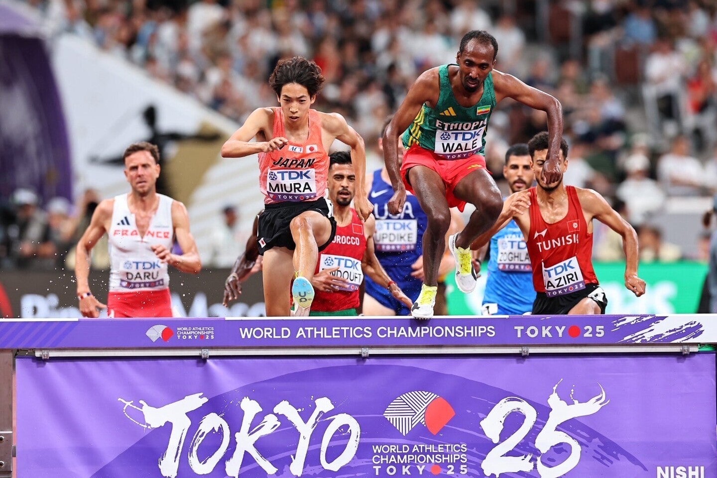 自称“日本一走るアナウンサー”の長谷川朋加さんが国立競技場を訪れ、現地の熱狂を伝えた（写真はイメージ）。写真：梅月智史