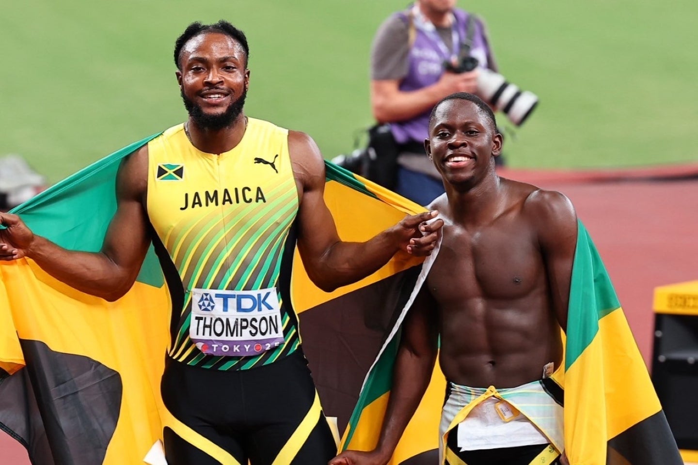 男子100メートルを制したジャマイカのセビル（右）。２位にはトンプソン（左）が入った。写真：梅月智史（THE DIGEST写真部）