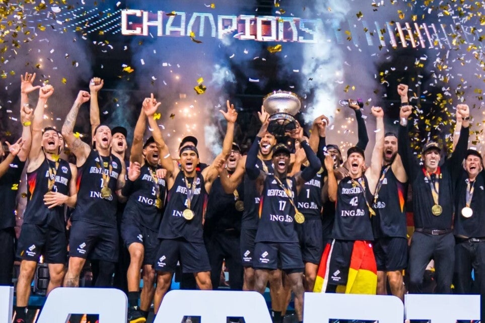 ドイツがトルコとの激闘を制し、32年ぶり２度目の欧州チャンピオンに輝いた。(C)FIBA