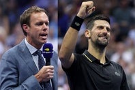 今年５月のジュネーブ大会でツアー通算100勝を達成したジョコビッチ（右）。アメリカテニス界の名手クエリー氏（左）は、フェデラーの103勝やコナーズの109勝を超える可能性はあると語った。（C）Getty Images