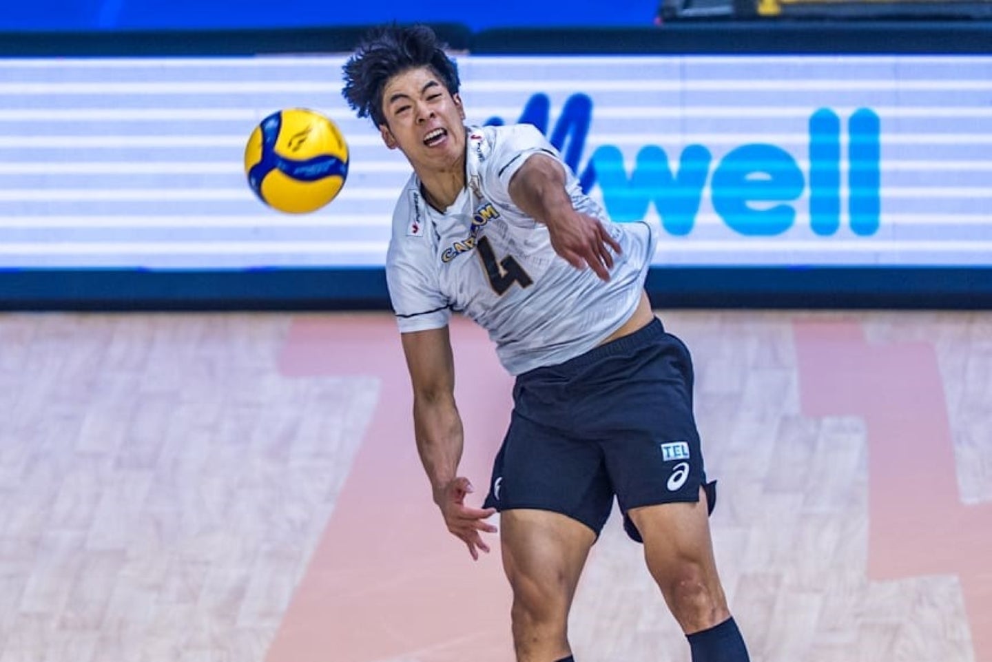 チーム２位の10点を決めた宮浦は、試合後に悔しさをにじませた。(C) Volleyball World
