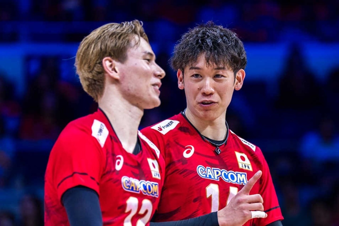 チームトップの宮浦(15点)に次いで、石川(右)が12点、高橋(左)が11点。日本がリビアに3-0でストレート勝ちした。(C) Volleyball World