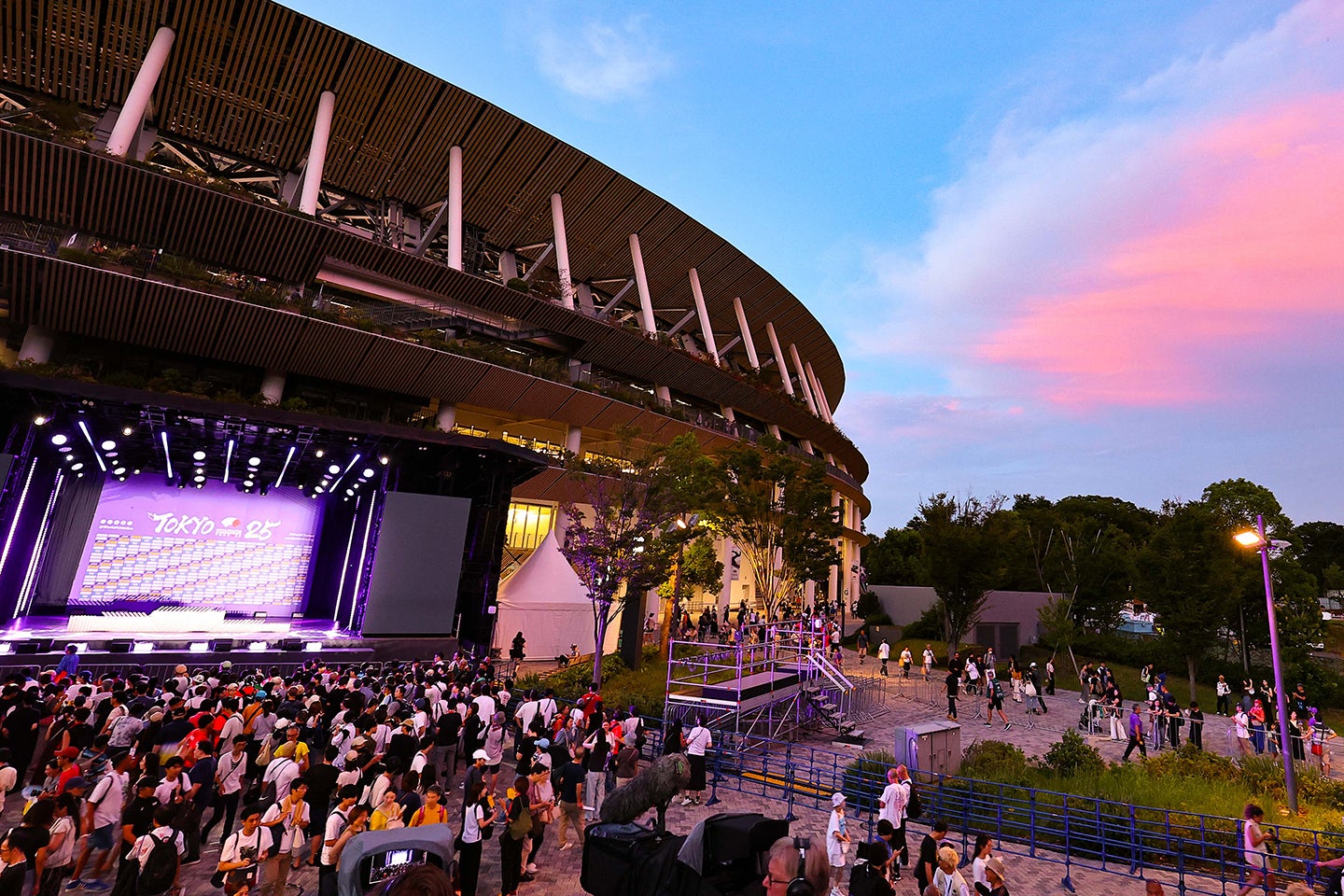 この日の国立競技場にはスペシャルゲストが登場。写真：梅月智史（THE DIGEST写真部）
