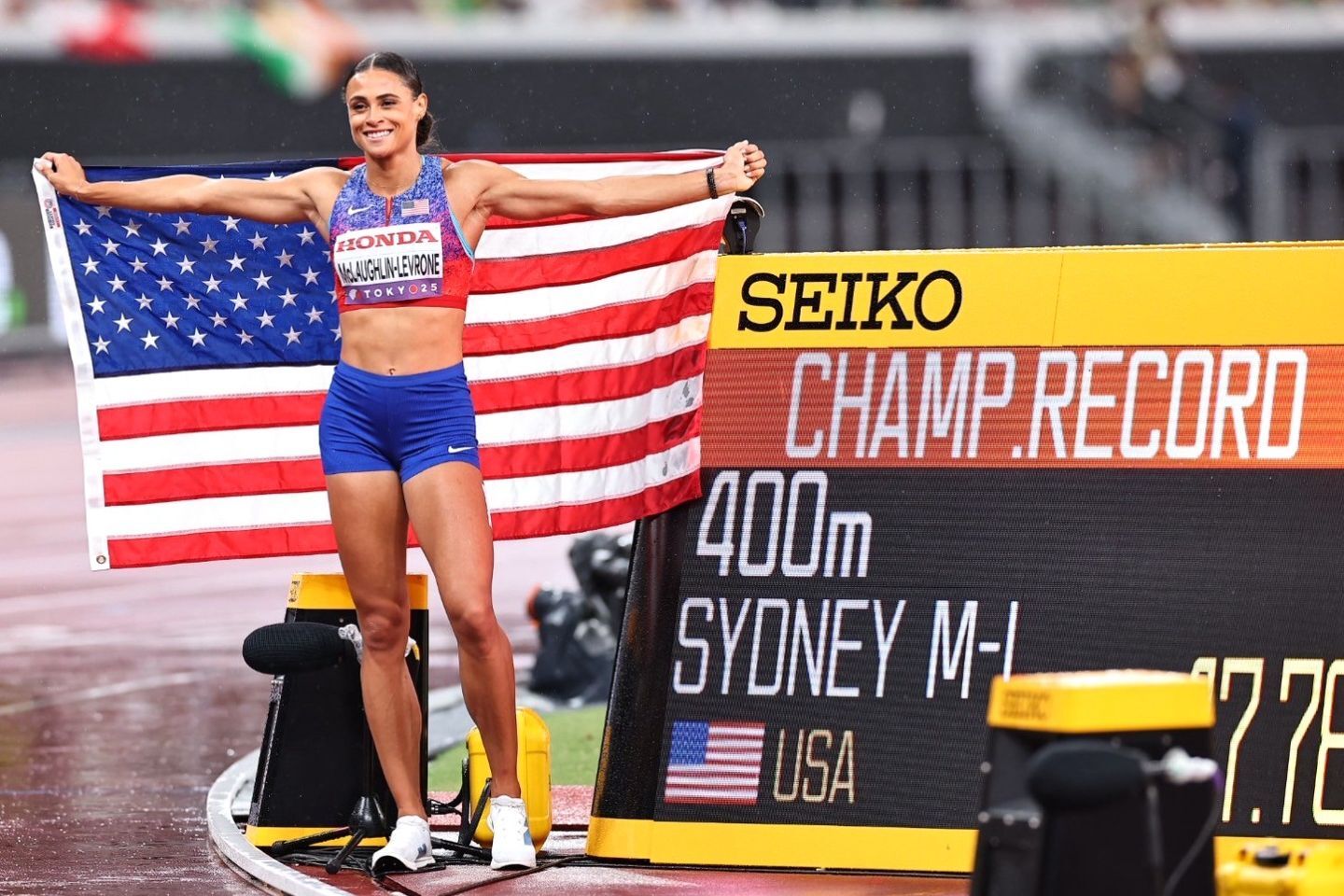 女子400mを世界歴代2位の好タイムで制したマクローフリン。47秒台は実に40年ぶりとなる快挙だ。写真:梅月智史(THE DIGEST写真部)