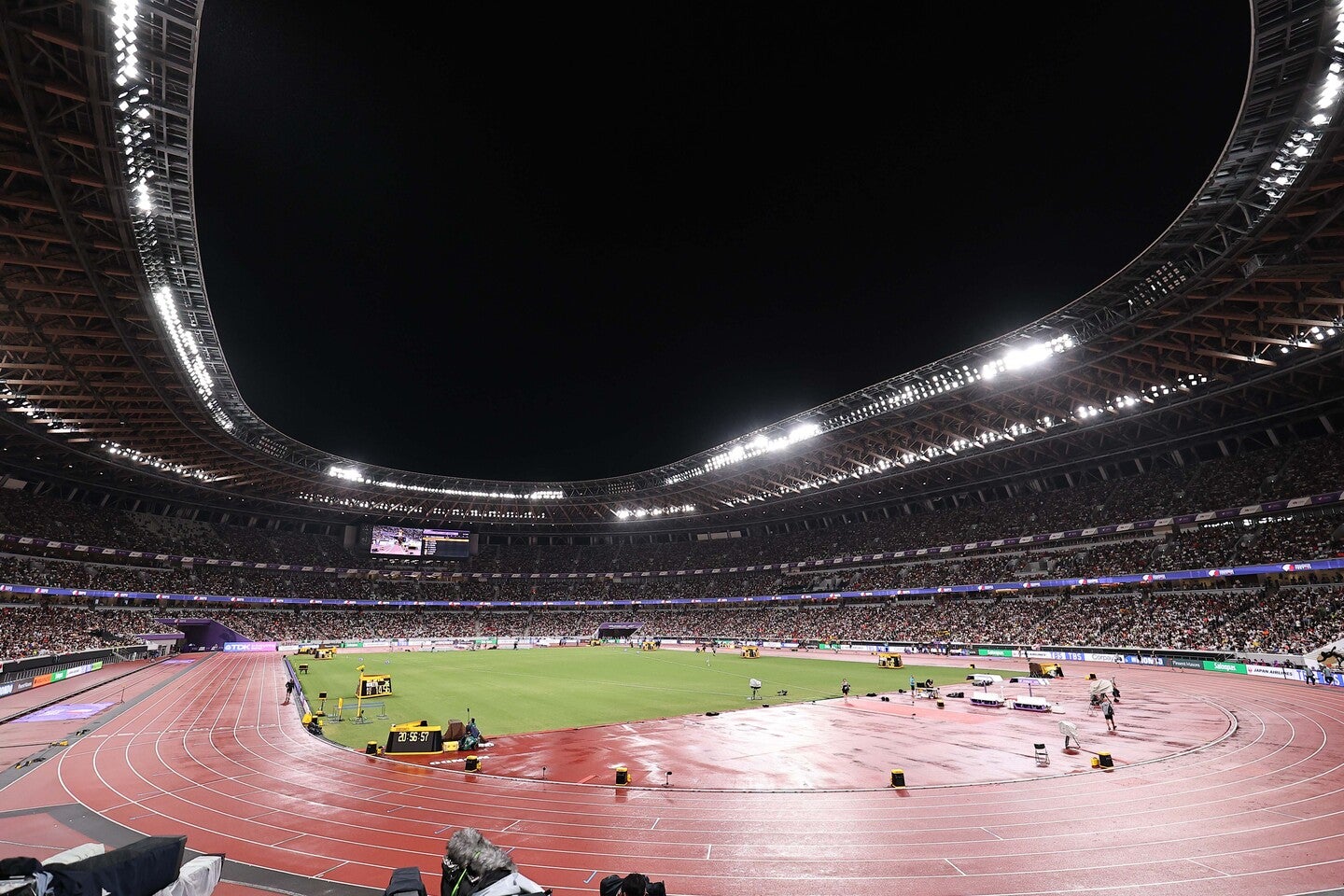 国立競技場で世界陸上を現地観戦した若い世代に人気のモデルが話題となった。写真：梅月智史（THE DIGEST写真部）