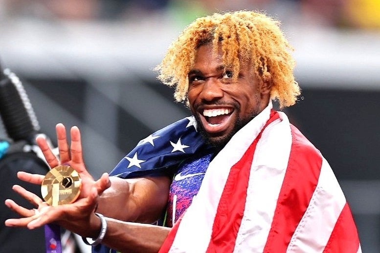 200mで金メダルを獲得し、かめはめ波を放つライルズ。写真:梅月智史(THE DIGEST写真部)