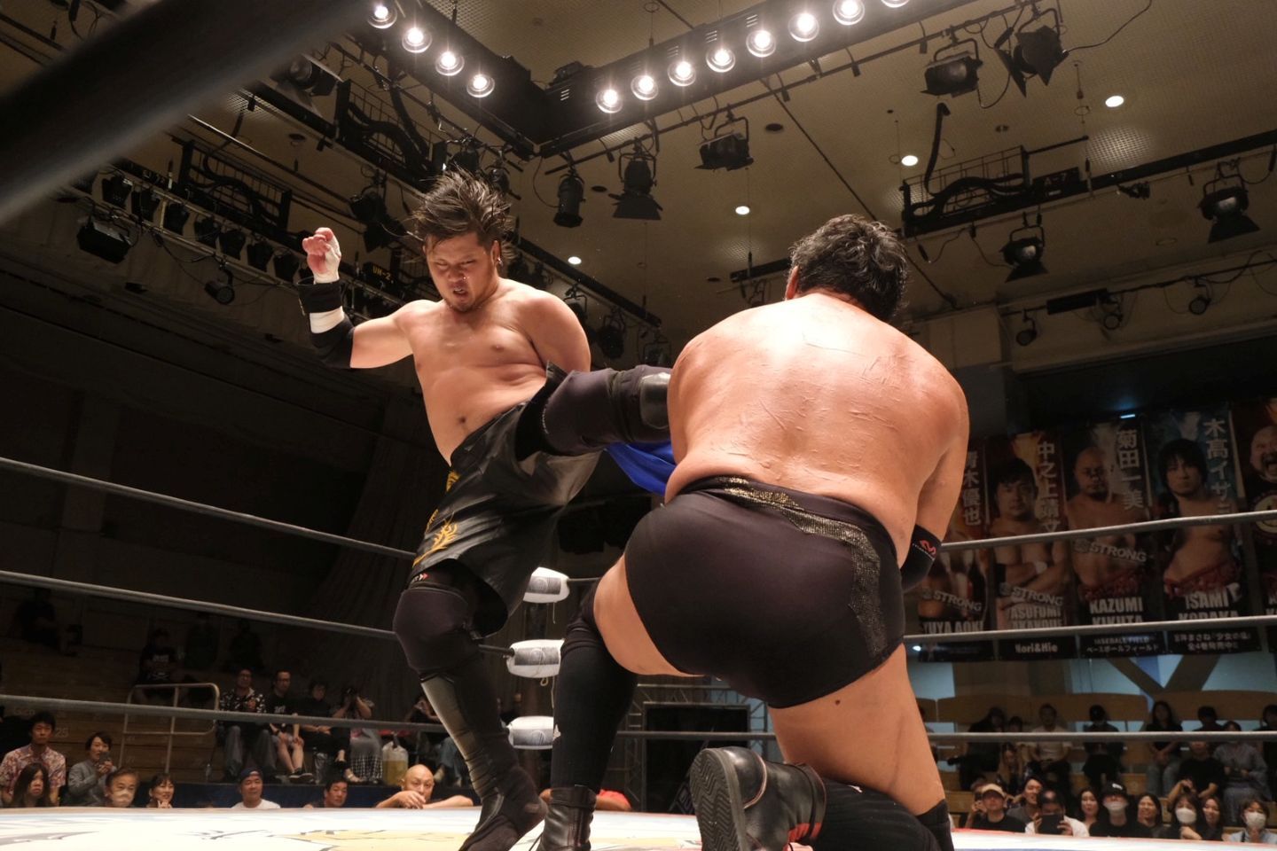 石川に対して、「勝てる気がしなかった」と語った橋本。見事な形勢逆転で勝利を手にした。写真：橋本宗洋