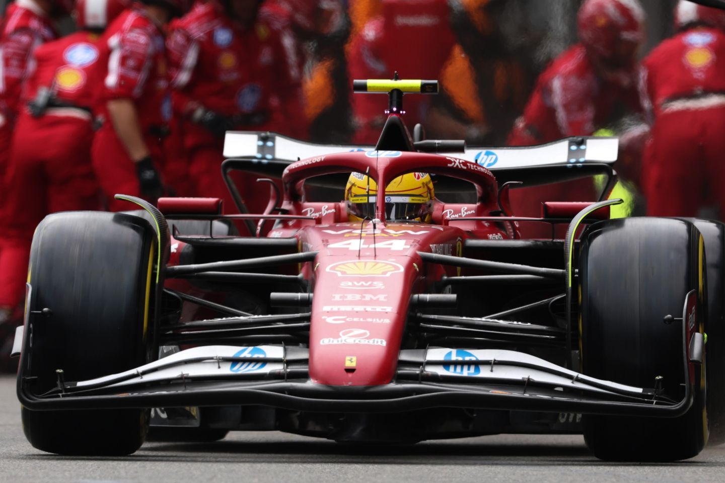 フェラーリ勢は８位、９位に終わった。地元の期待に応えられているとは言い難いようだ。(C) Getty Images