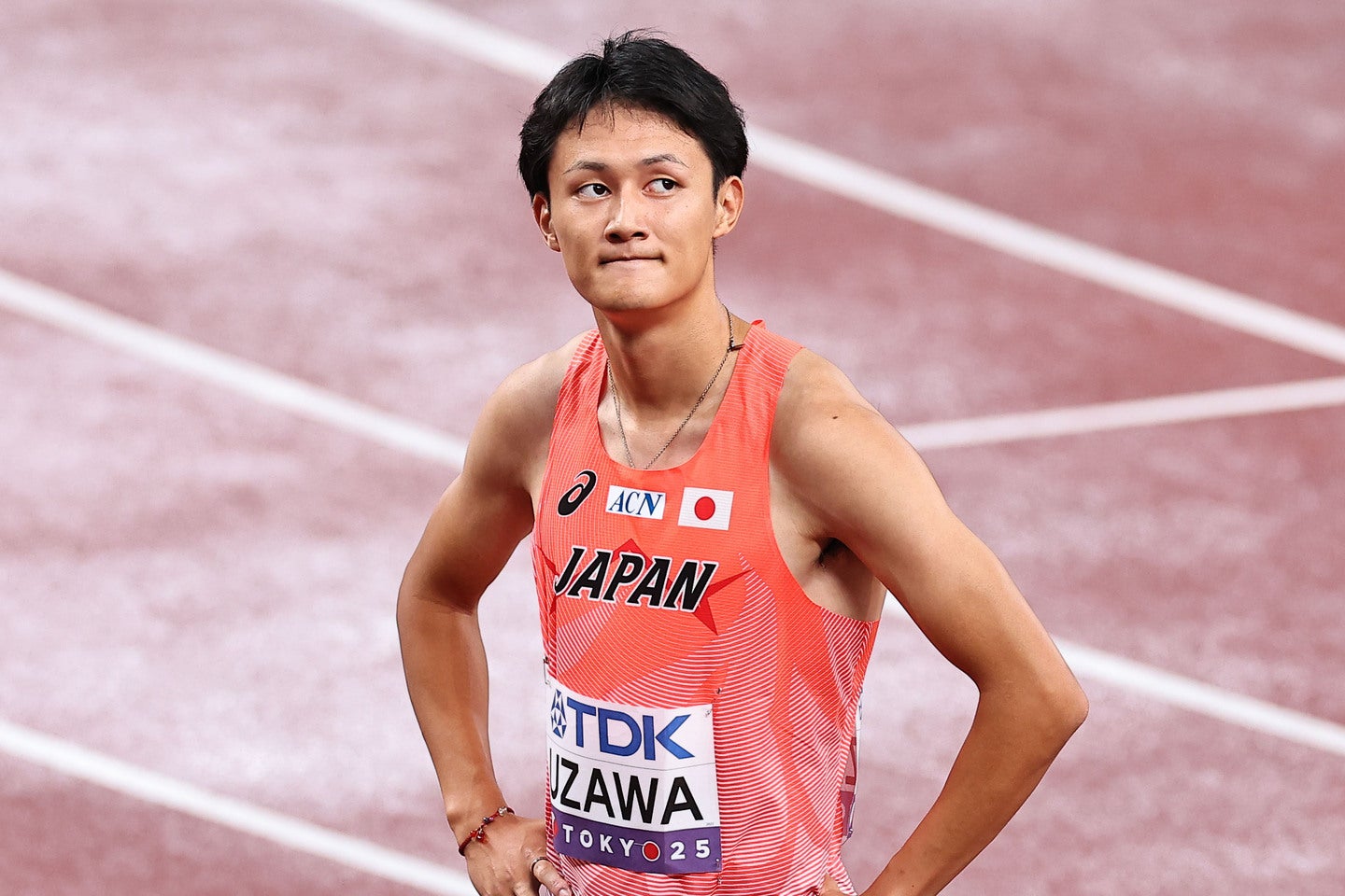 世界陸上応援サポーターを務めた「＆TEAM」のKさんを称賛した鵜澤飛羽。写真：梅月智史（THE DIGEST写真部）