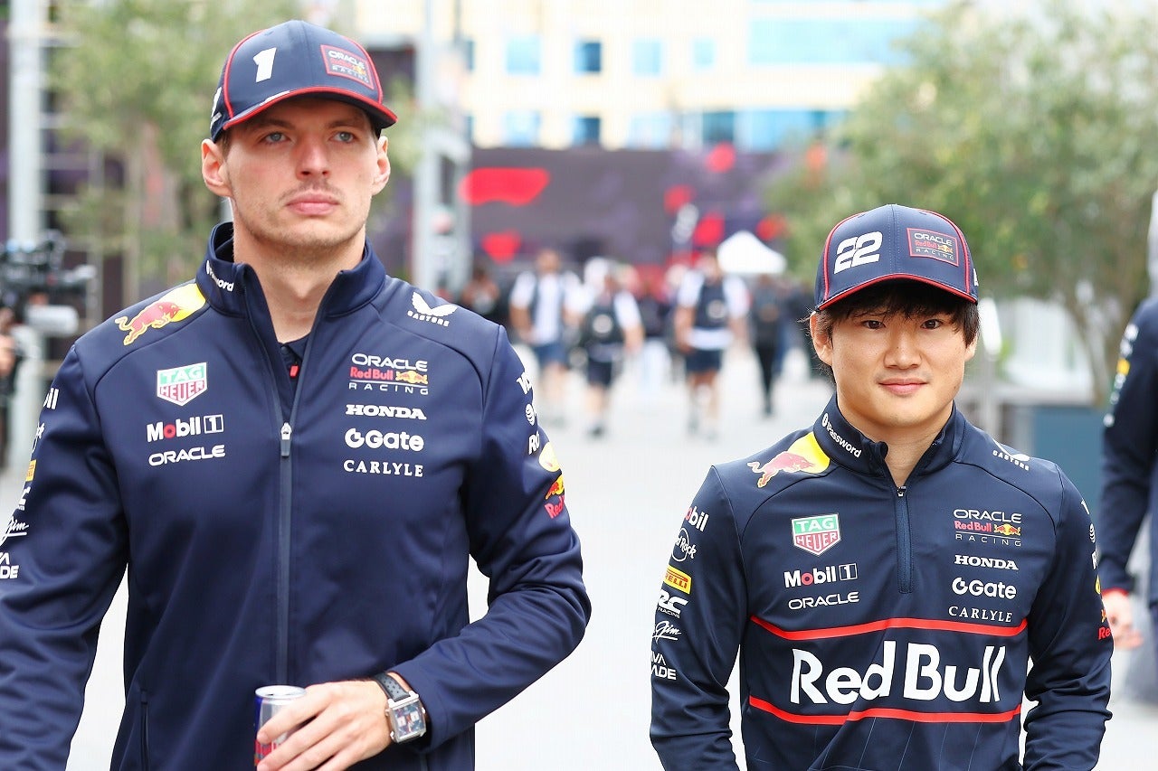連勝で勢いに乗っているフェルスタッペン（左）。移籍後最高位の６位入賞を果たした角田（右）。(C)Getty Images