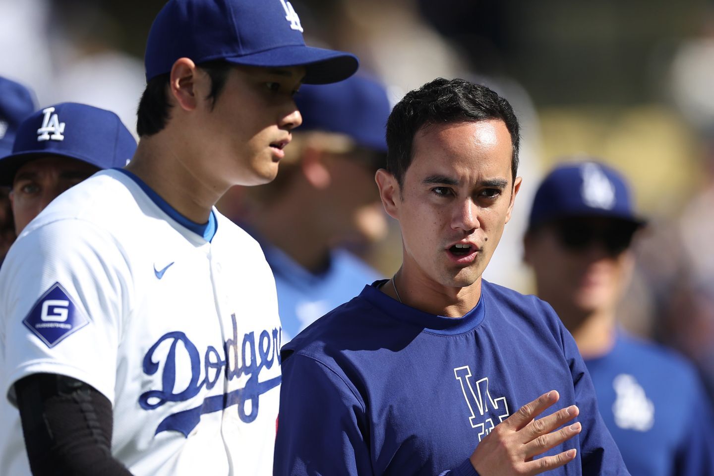 大谷の通訳を務めるアイアトン氏。シャンパンファイトでは盛り上げ役となった。(C) Getty Images