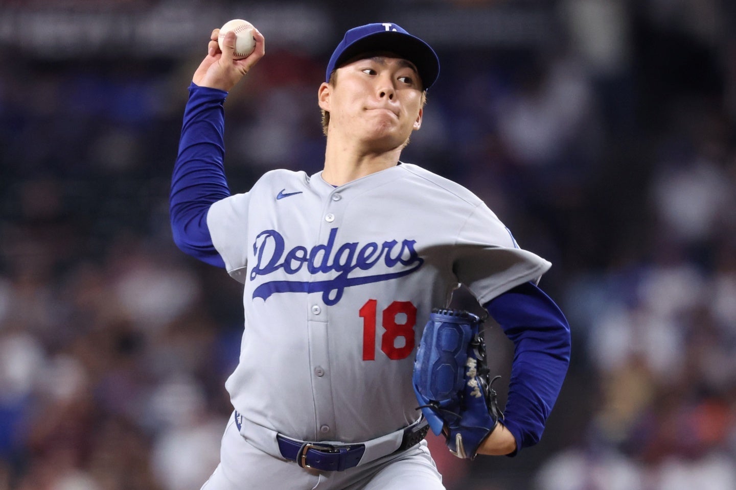 山本は６回４安打７K。今季12勝目を挙げ地区Vをもたらした。(C) Getty Images