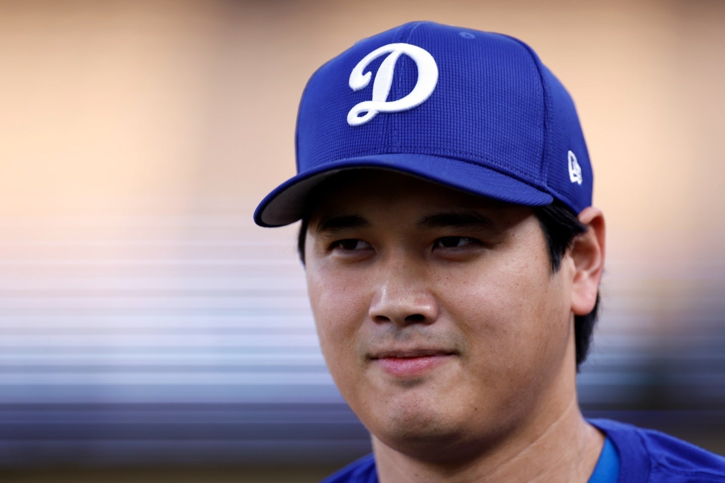 大谷が球団専属フォトグラファーだけに予想外の表情を見せた。(C) Getty Images