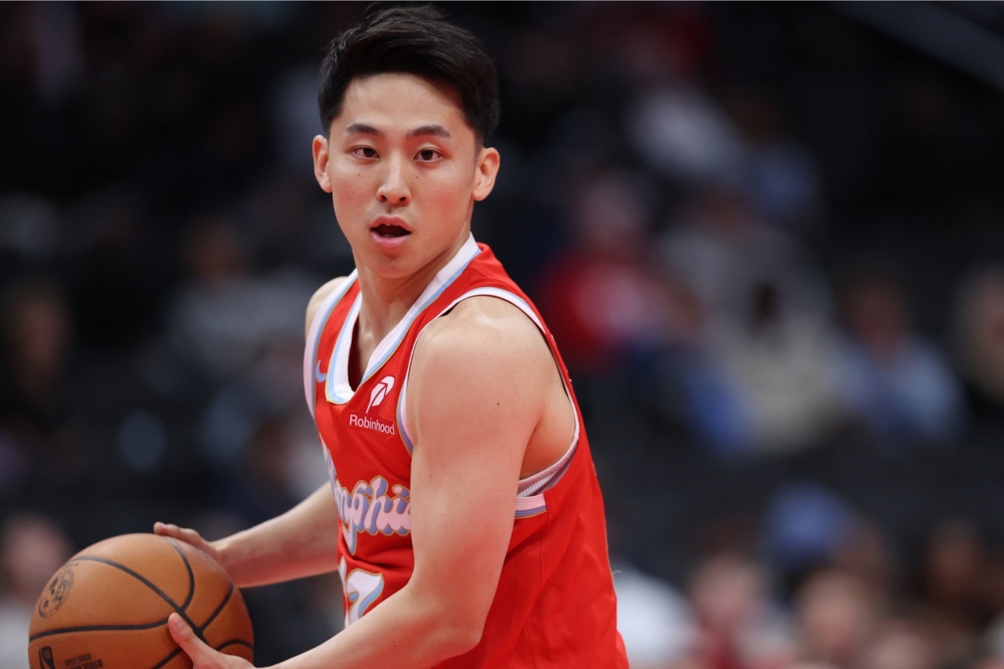今季は名門ブルズの一員としてプレーする河村。(C) Getty Images