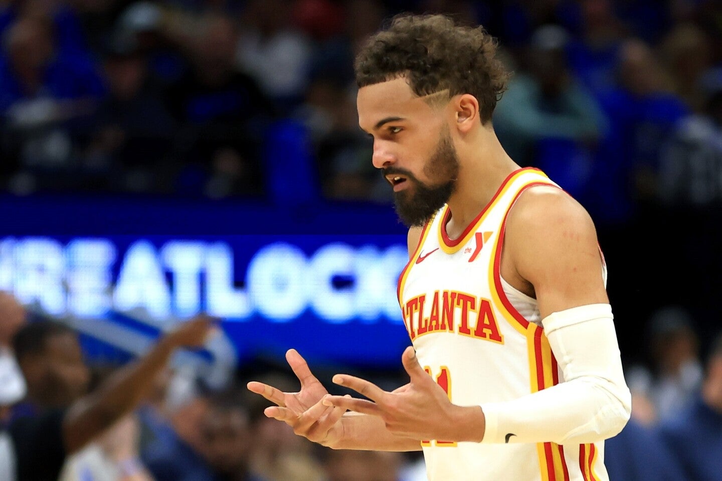 アリナスがヤングをさらに擁護した。(C)Getty Images