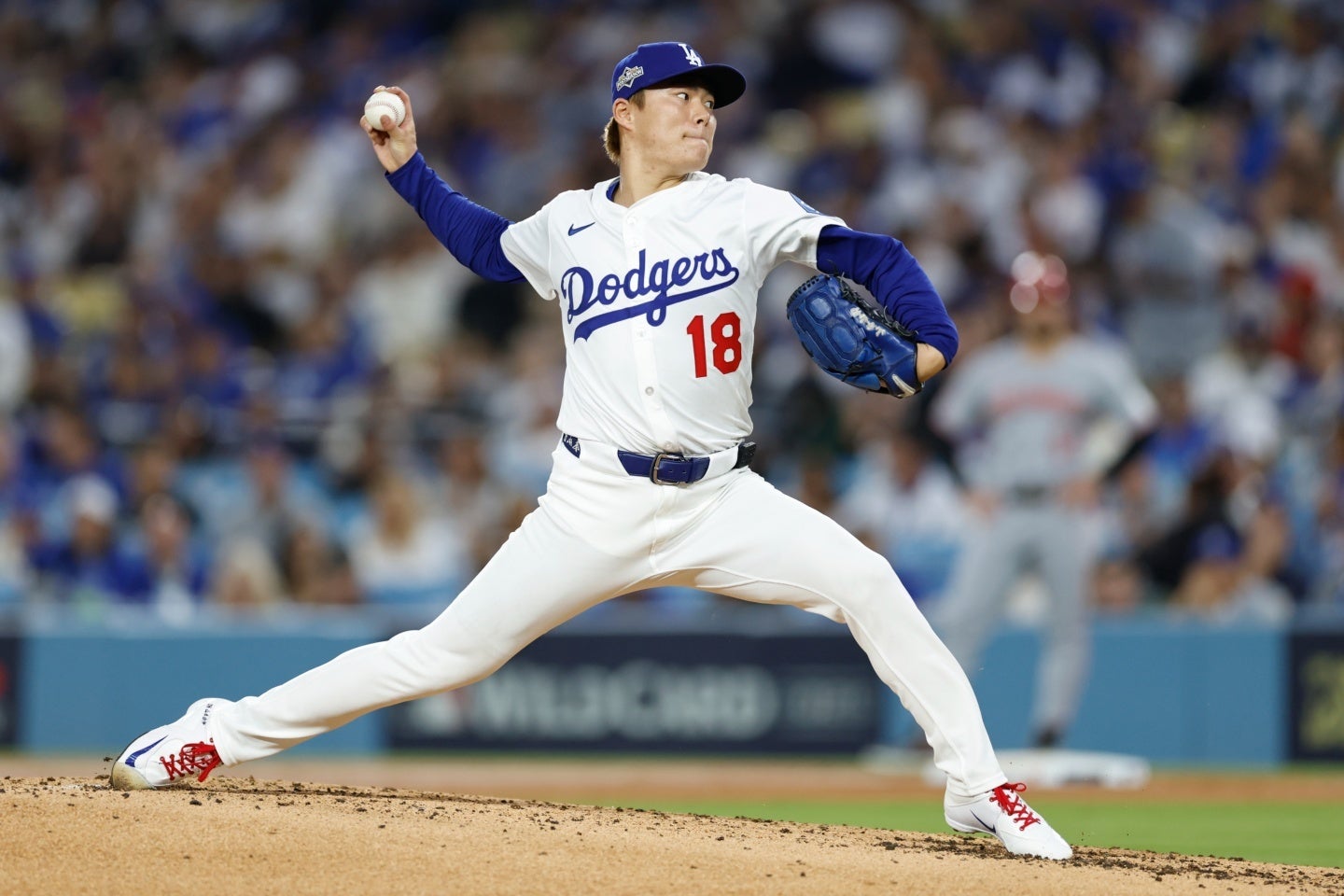 山本は７回途中まで投げ４安打９K２失点。６回には無死満塁の大ピンチをゼロで切り抜けた。(C)Getty Images