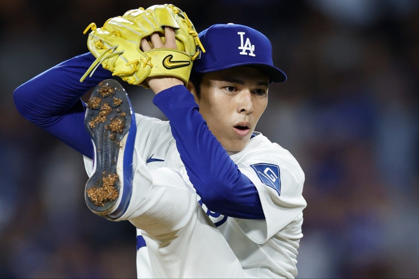 初めてクローザーとしてマウンドに立った佐々木。(C) Getty Images