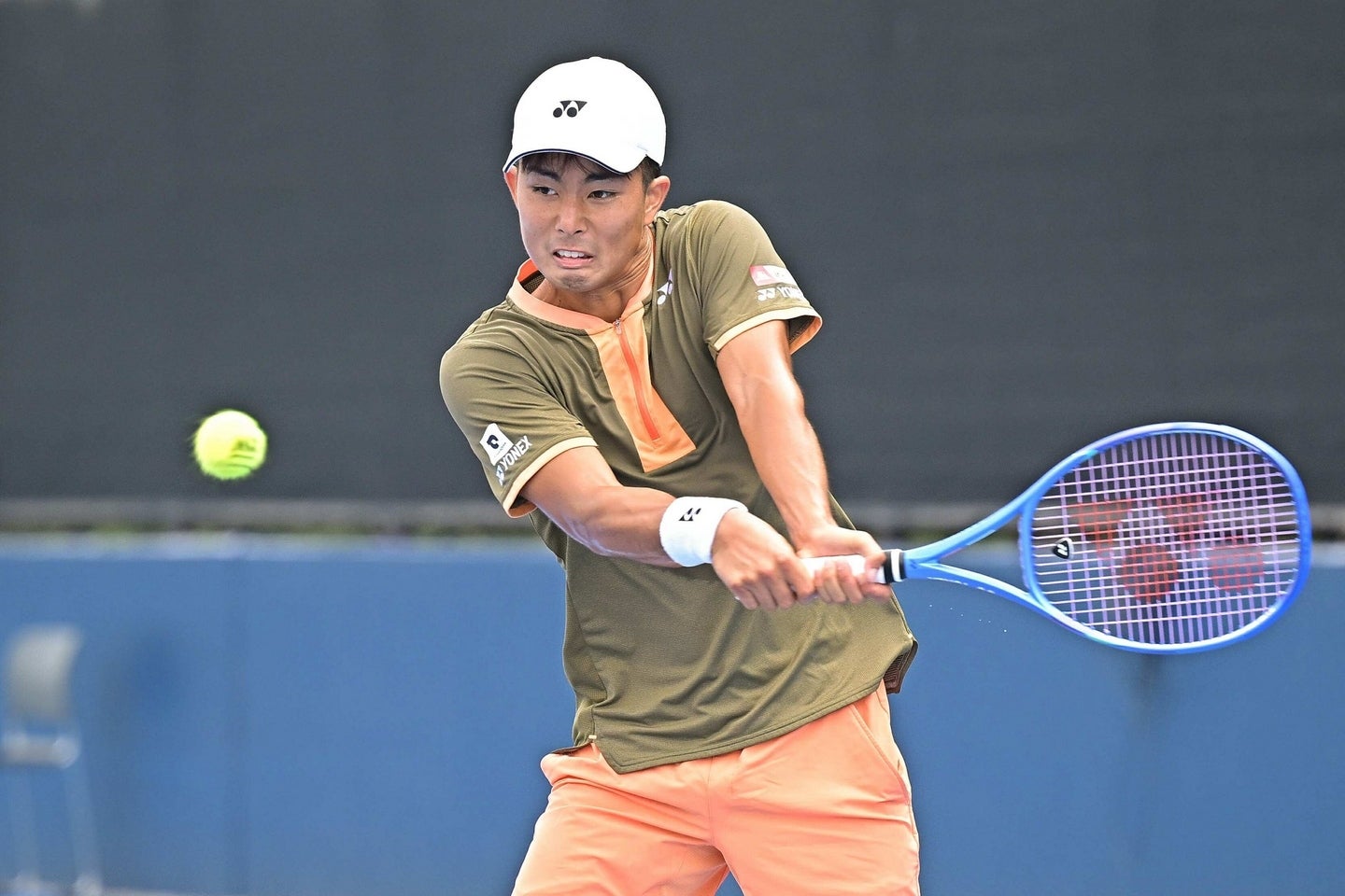 ナダルアカデミーで腕を磨いた本田尚也が、全日本選手権で成長の証を見せた。強化されたフィジカルで初戦を突破。写真：金子拓弥（THE DIGEST写真部）