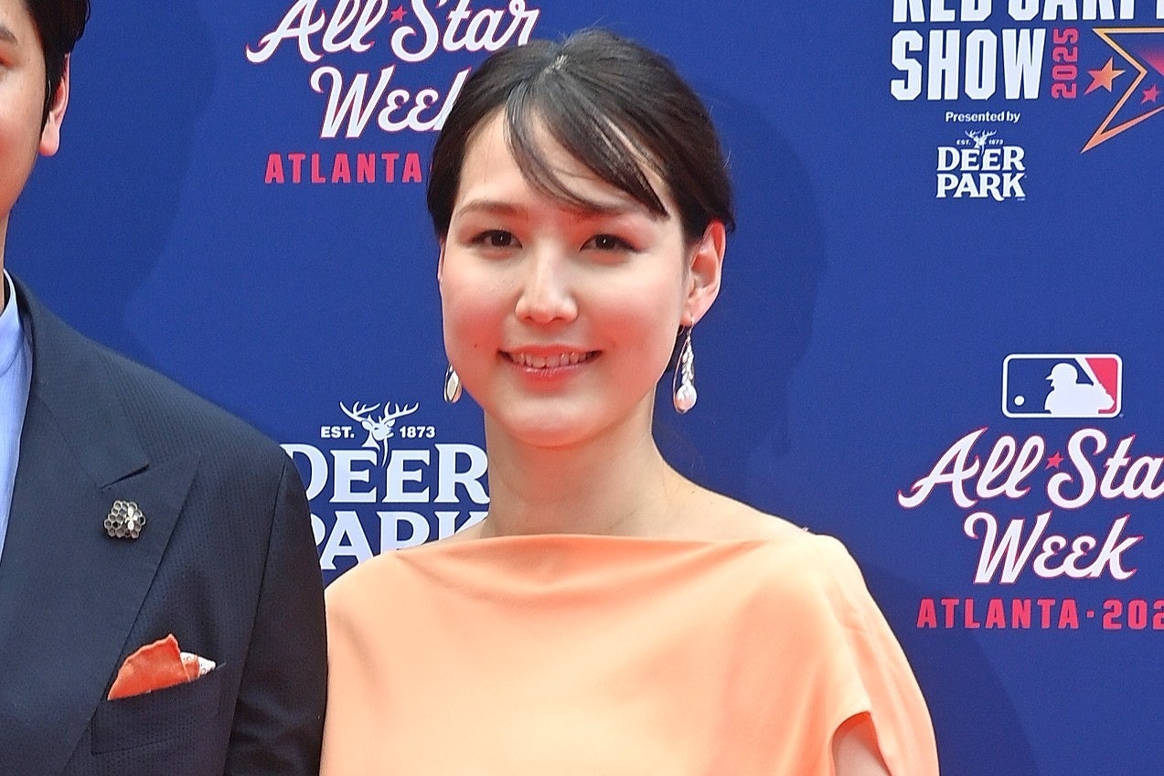 １週間ぶりに奥さま会のインスタグラムに登場した真美子さん。(C)Getty Images