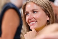 ハッピーオーラ全開のデジレさん。デュプランティスと東京を堪能したのちは、花の都パリを満喫した。写真：梅月智史（THE DIGEST写真部）