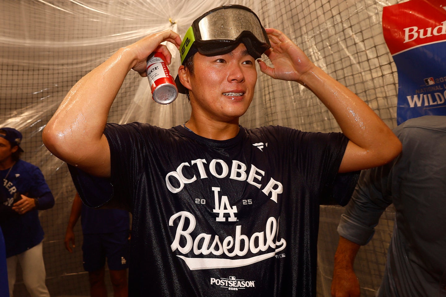 ドジャースの山本。今季３度目となるシャンパンファイトで悲劇が襲った。(C)Getty Images