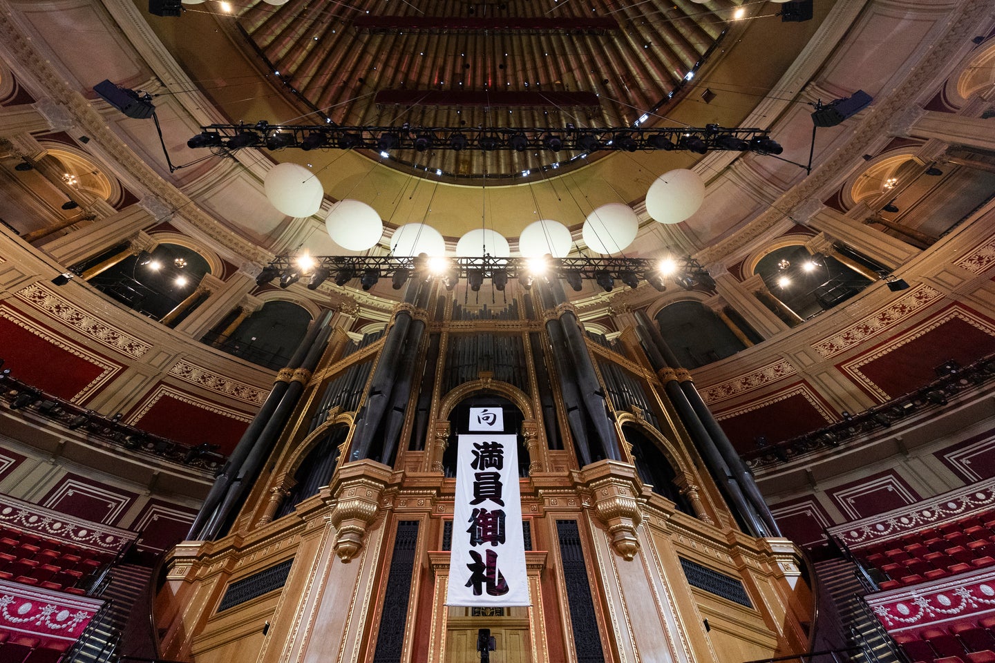 大相撲ロンドン公演に向けて土俵作りが進められる一方、力士たちはロンドンの街を満喫している。（※写真はイメージ）(C) Getty Images