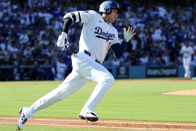 大谷が、NLCS第３戦のブルワーズ戦の初打席で三塁打を放った。(C)Getty Images