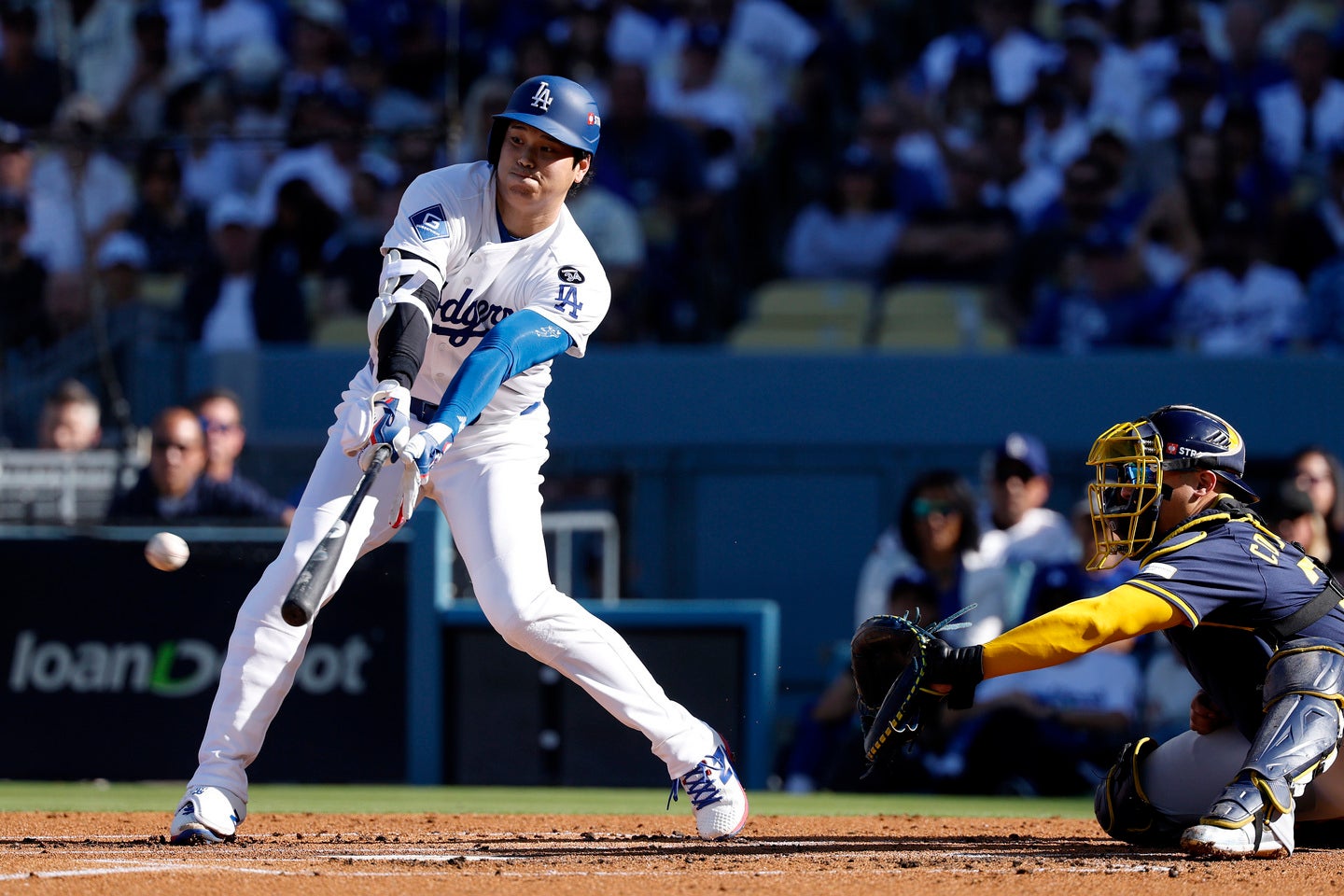 大谷は初回の第１打席に三塁打を放った。(C) Getty Images