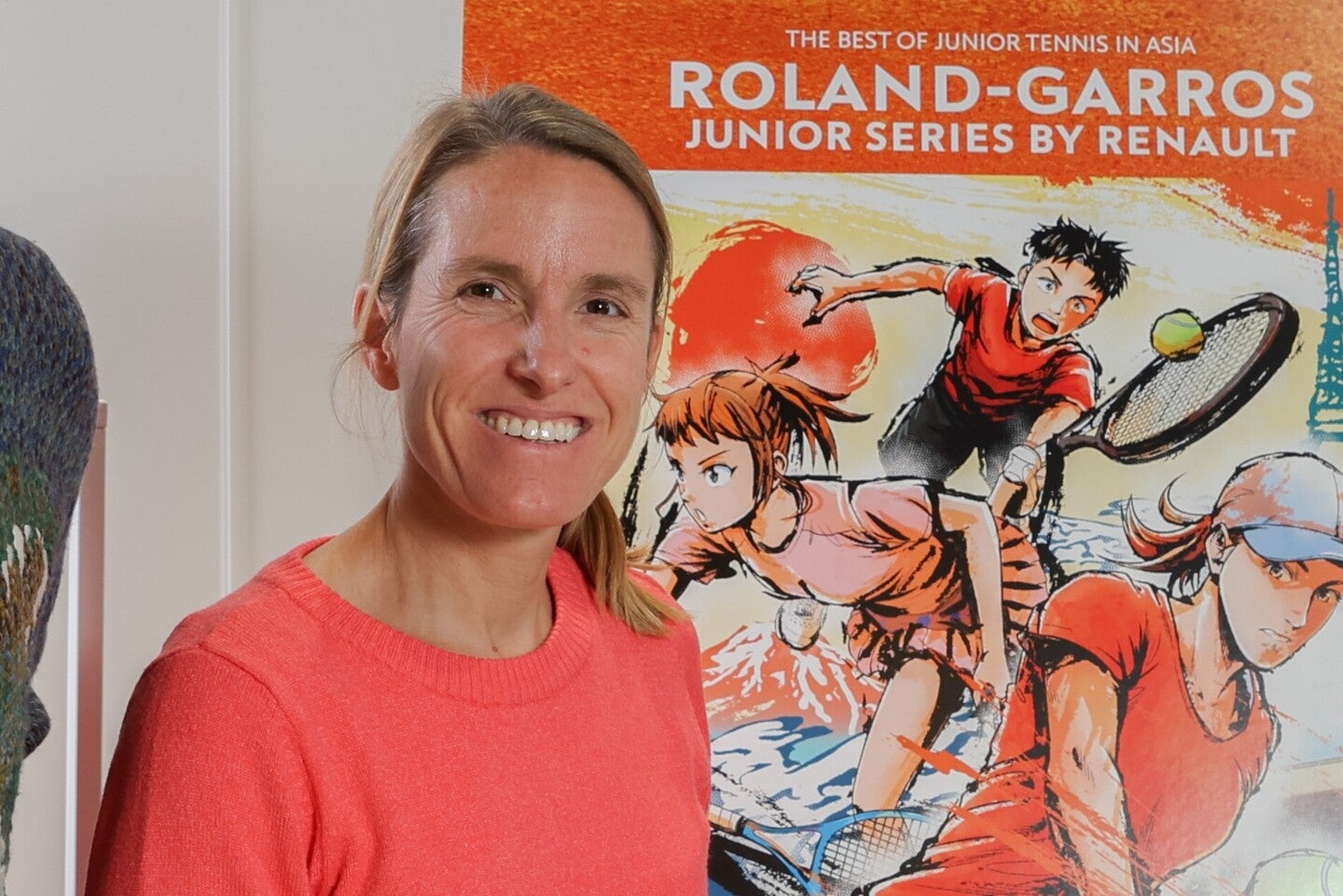 元世界女王エナンが、全仏OPジュニア本戦出場権を目指す戦い　「ローランギャロス ジュニアシリーズ by Renault」を観戦。選手たちの技術と成長に触れ、勝敗の先にある「未来への意志」の大切さを語った。写真：滝川敏之