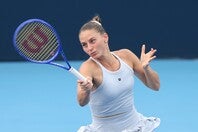 コスチュクの２パターンの水着姿が話題になっている。（C）Getty Images