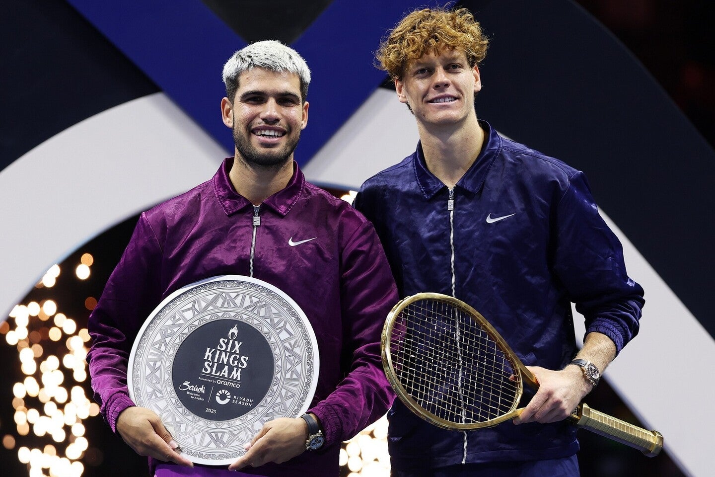 サウジアラビアで開催されたエキジビションマッチ「シックス・キングス・スラム」決勝で、シナー（右）がアルカラス（左）にストレート勝利。大会連覇を果たし、約９億円を手にした。（C）Getty Images