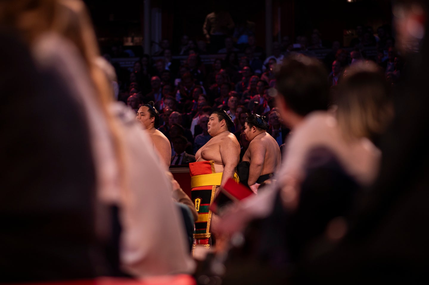 英国の相撲ファンから注目を集めている力士の化粧まわし。(C)Getty Images