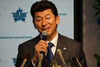 DeNAを５シーズンにわたって率いた三浦監督が退任。写真：萩原孝弘