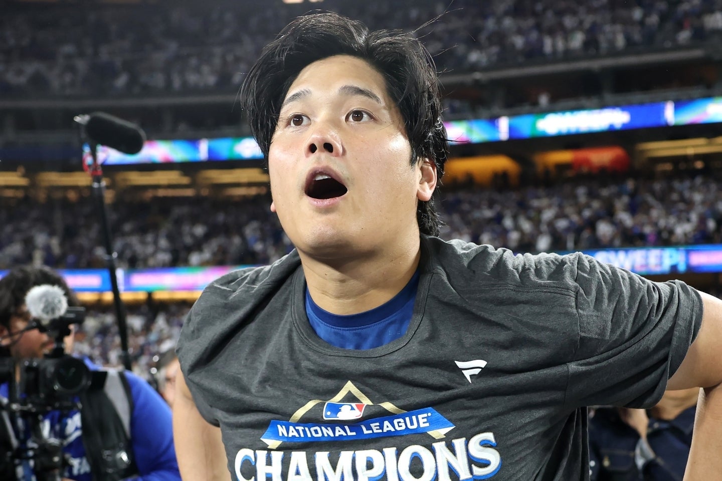 投げては６回10奪三振、無失点。打っては３本塁打。ナ・リーグ優勝決定シリーズという舞台で、大谷翔平が異次元の活躍を見せた。(C)Getty Images