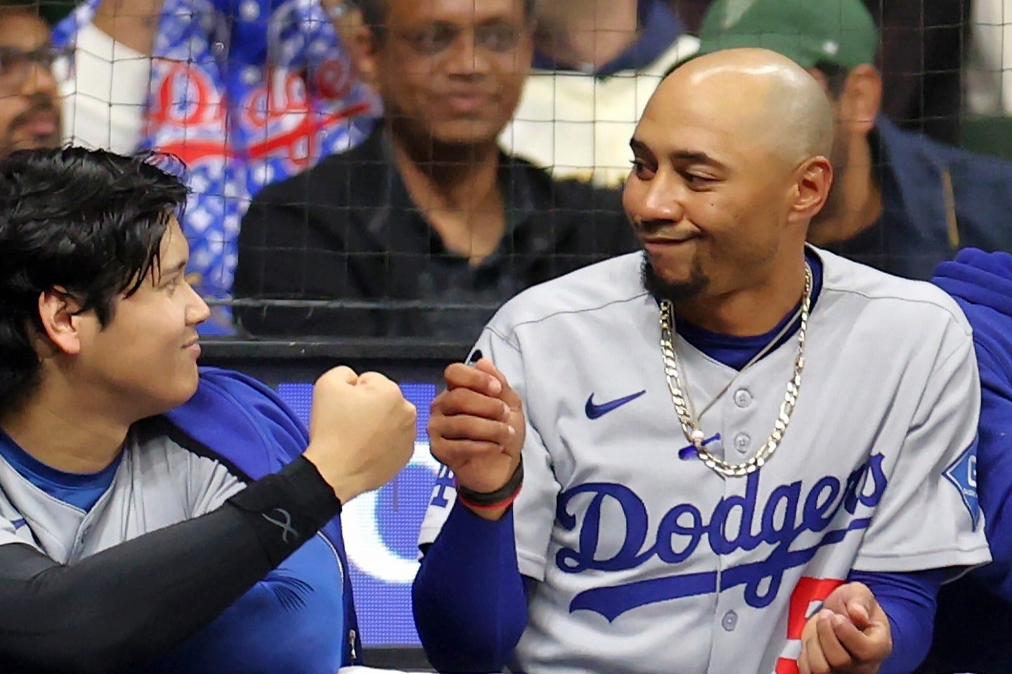 大谷（左）の活躍を称賛するベッツ（右）。気持ちはWSに集中している。(C)Getty Images