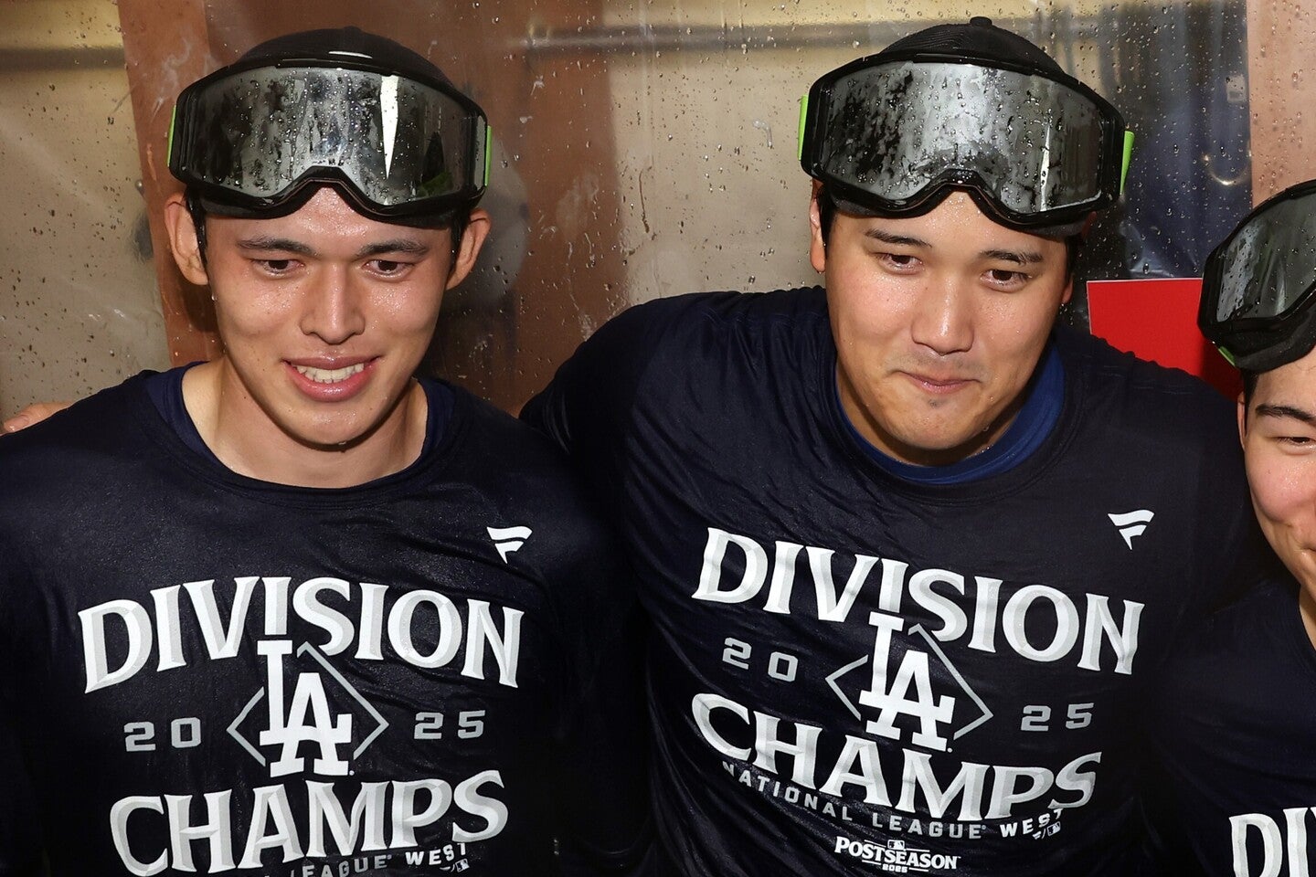 ドジャースのリーグ優勝に貢献した２人、大谷（右）と佐々木（左）にはブルージェイズも獲得を目指していた。頂点の舞台で“リベンジ”なるか。(C)Getty Images
