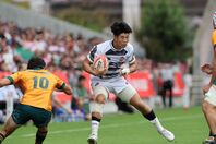 JAPAN XVの矢崎が突破を図る。先週末のセカンドチームの対戦でチームは大敗を喫した。写真提供：JRFU