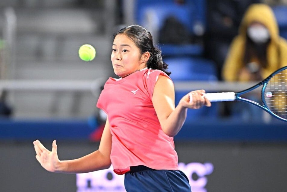 2020年の全豪オープン女王で元世界4位のケニンと互角の戦いを演じた17歳の園部八奏はフルセットの末に敗れたものの大きな可能性を示した。写真:金子拓弥(THE DIGEST 写真部)