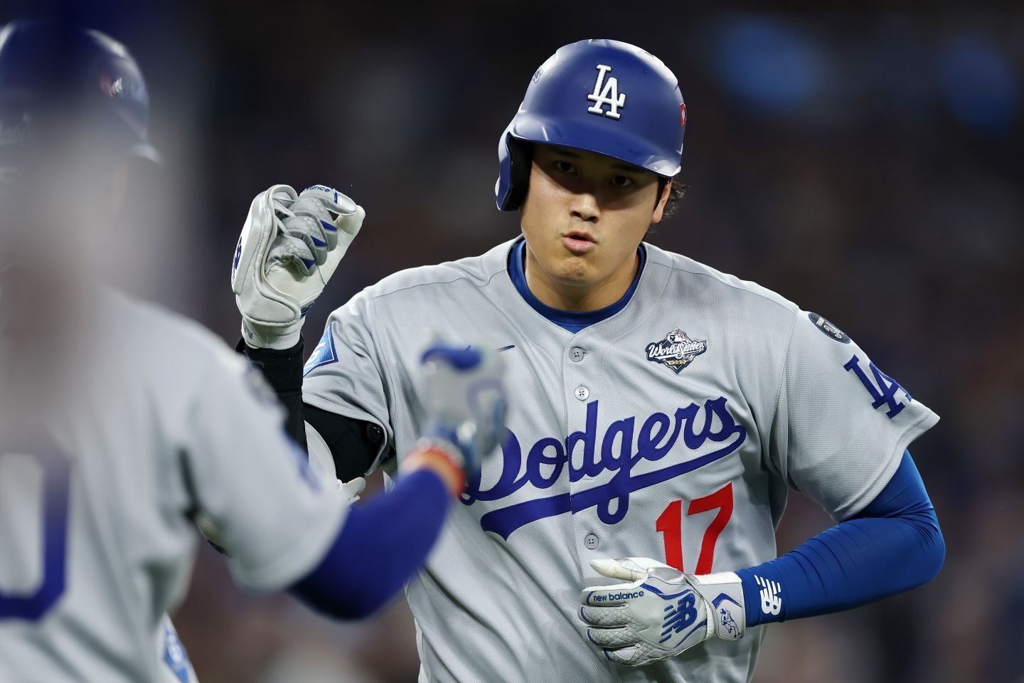 7回にワールドシリーズでの初ホームランを放った大谷。(C) Getty Images