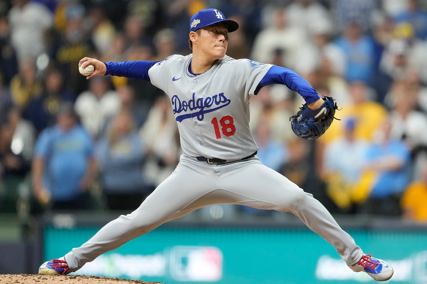 ブルージェイズ戦で素晴らしい投球を披露した山本。(C)Getty Images