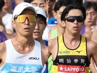 関東学生連合チームに選出された東京大の秋吉拓真（左）と明治学院大の髙橋歩夢（右）。写真：滝川敏之